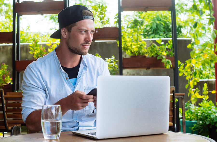 Handyvertrag verkaufen: Das sollten Sie beachten